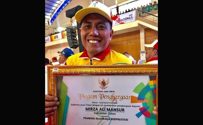Ketua KONI Tuban Raih Penghargaan Pembina Olahraga Berprestasi Tingkat Jatim