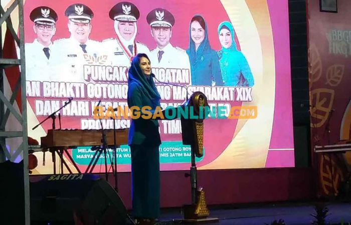Ini Pesan Arumi Bachsin saat Hadiri Puncak BBGRM XIX dan Hari Kesatuan Gerak PKK ke-50 di Jember Ini Pesan Arumi Bachsin saat Hadiri Puncak BBGRM XIX dan Hari Kesatuan Gerak PKK ke-50 di Jember