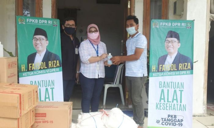 Ketua Komisi VI DPR RI Gelontor Puluhan Ribu APD di Probolinggo dan Pasuruan