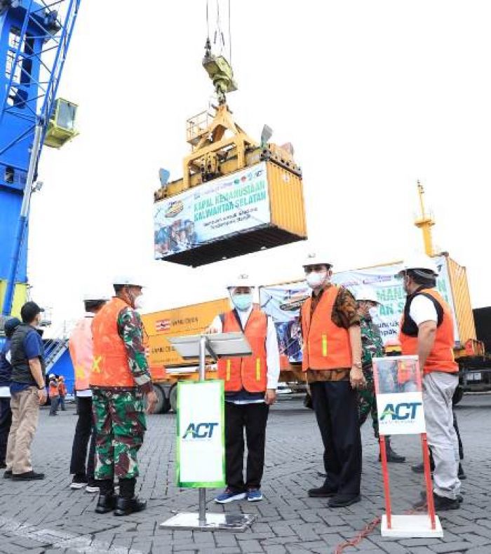 ​Bersama ACT dan YP3I, Gubernur Khofifah Lepas 1.000 Bantuan Beras ke Kalsel