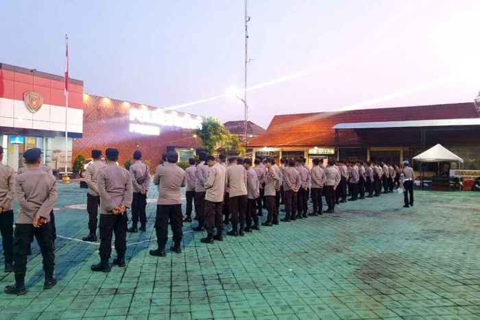 Pengamanan Pilkades di Bangkalan, 70 Personel Polres Ngawi Diberangkatkan Pengamanan Pilkades di Bangkalan, 70 Personel Polres Ngawi Diberangkatkan