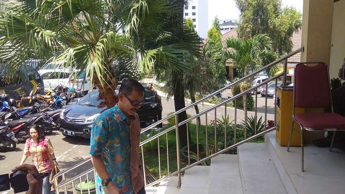 15 Anggota DPRD Kota Malang Kembali Diperiksa, Ribut: 18 Anggota Dewan Ditetapkan Tersangka 15 Anggota DPRD Kota Malang Kembali Diperiksa, Ribut: 18 Anggota Dewan Ditetapkan Tersangka