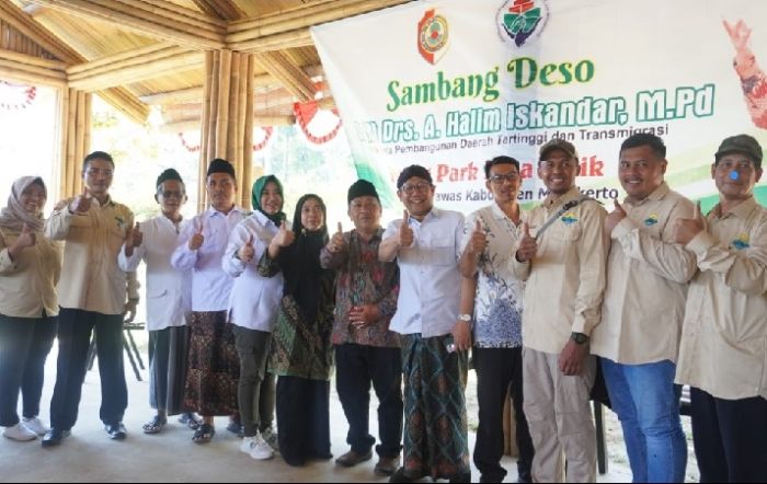 Ketua DPRD Kabupaten Mojokerto Dorong BUMDes Optimalkan Desa Wisata Ketua DPRD Kabupaten Mojokerto Dorong BUMDes Optimalkan Desa Wisata