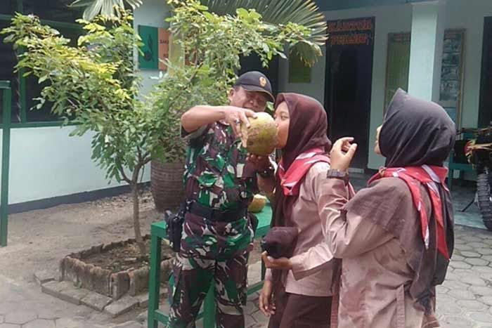 Pramuka Penegak dari Saka Wira Kartika Ikuti Diklat 2 Hari di Makoramil Prambon Pramuka Penegak dari Saka Wira Kartika Ikuti Diklat 2 Hari di Makoramil Prambon