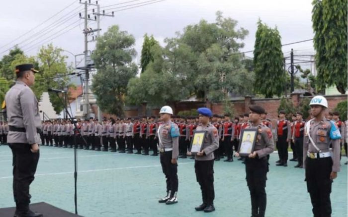 Sering Bolos Dinas dan Terlibat Narkoba, Dua Anggota Polisi di Banyuwangi Diberhentikan Sering Bolos Dinas dan Terlibat Narkoba, Dua Anggota Polisi di Banyuwangi Diberhentikan