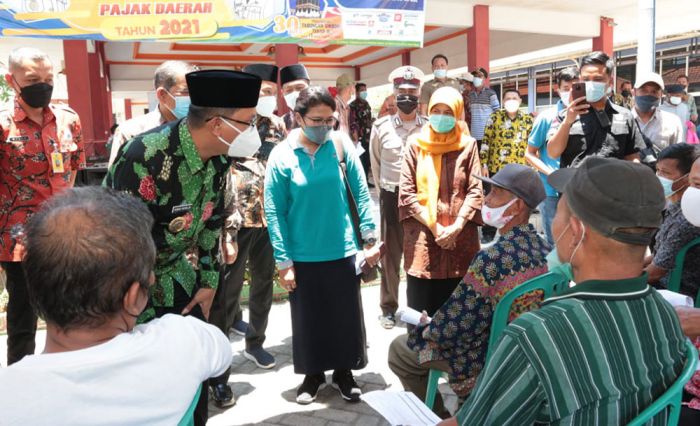 Bupati Gus Muhdlor Pastikan Vaksinasi Lansia Dosis Pertama Sudah 40,5 Persen Bupati Gus Muhdlor Pastikan Vaksinasi Lansia Dosis Pertama Sudah 40,5 Persen