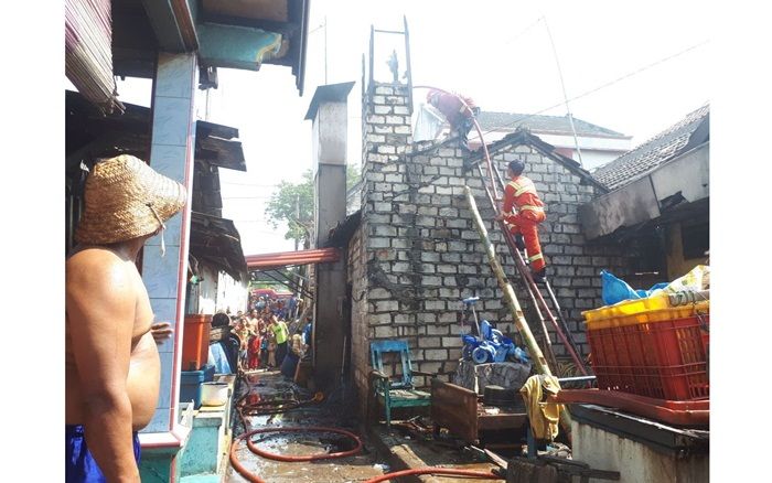 Hendak Mengasap Ikan, Dapur Rumah Warga di Tuban Malah Habis Terbakar