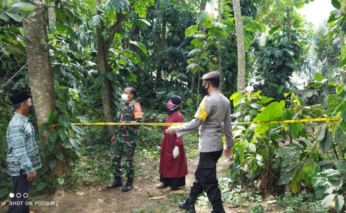 Ada Hubungan Asmara Antara Mayat Pria Tergantung dan Wanita Dalam Karung di Blitar