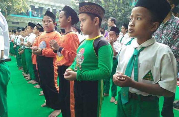 700 Pelajar MI Gelar Salat Gaib Doakan Islam Rohingya di Myanmar