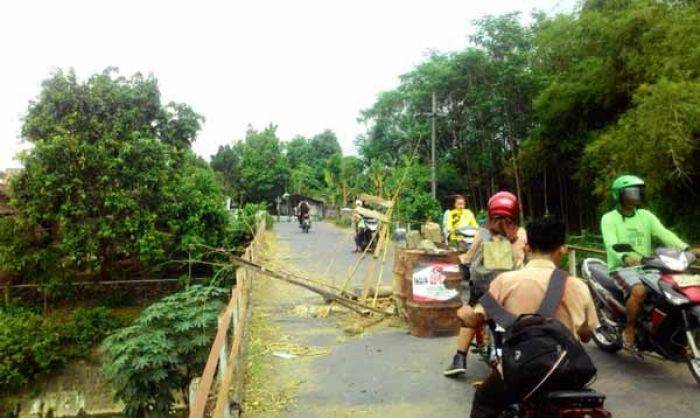 Jembatan Mojokerep Kediri Berlubang 1 meter Jembatan Mojokerep Kediri Berlubang 1 meter