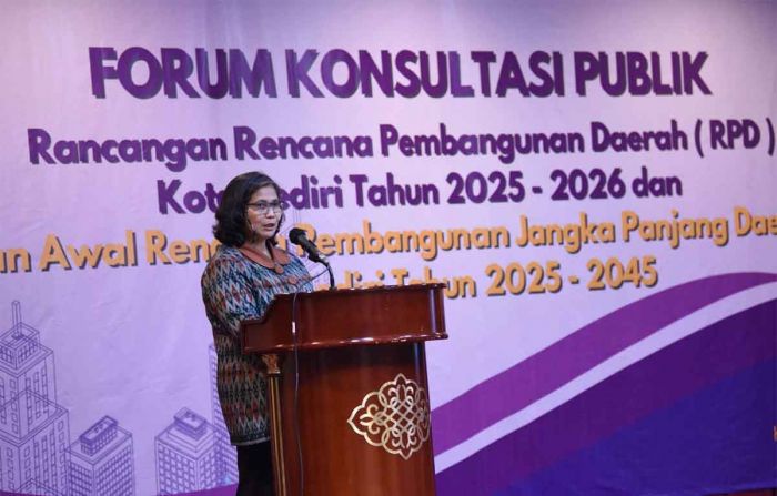 Di Forum Konsultasi Publik, Pj Wali Kota Kediri Paparkan Kondisi Wilayahnya Di Forum Konsultasi Publik, Pj Wali Kota Kediri Paparkan Kondisi Wilayahnya