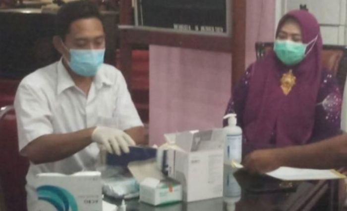 Antisipasi Corona Saat Kunker dan Bimtek, DPRD Kabupaten Mojokerto Gelar Rapid Test Antisipasi Corona Saat Kunker dan Bimtek, DPRD Kabupaten Mojokerto Gelar Rapid Test