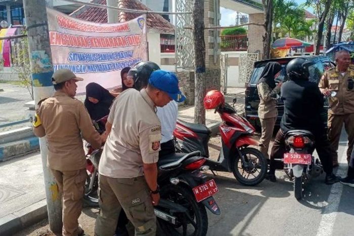 Kendaraan Dinas di Sampang Tak Digunakan Sesuai Peruntukannya, Ada yang Digadaikan Kendaraan Dinas di Sampang Tak Digunakan Sesuai Peruntukannya, Ada yang Digadaikan