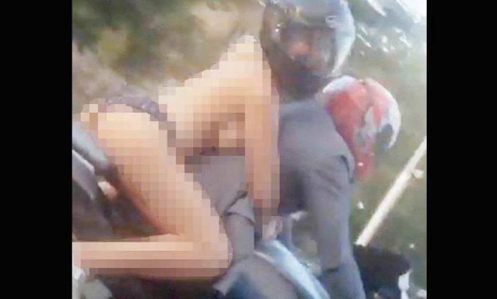 Dibonceng Telanjang, Polisi Katakan Bukan Pelanggaran Dibonceng Telanjang, Polisi Katakan Bukan Pelanggaran