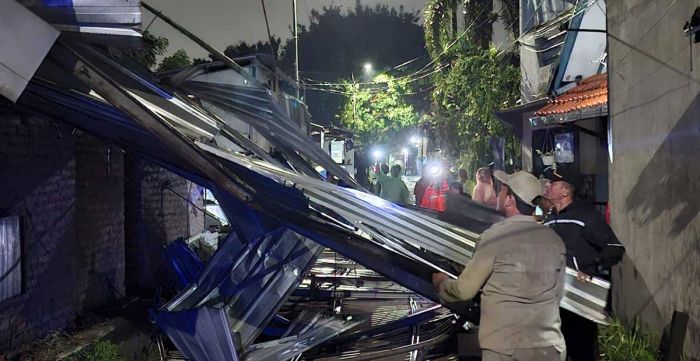 Puting Beliung di Sidoarjo, 1 Rumah Roboh dan Jalan Tertutup Pohon Tumbang