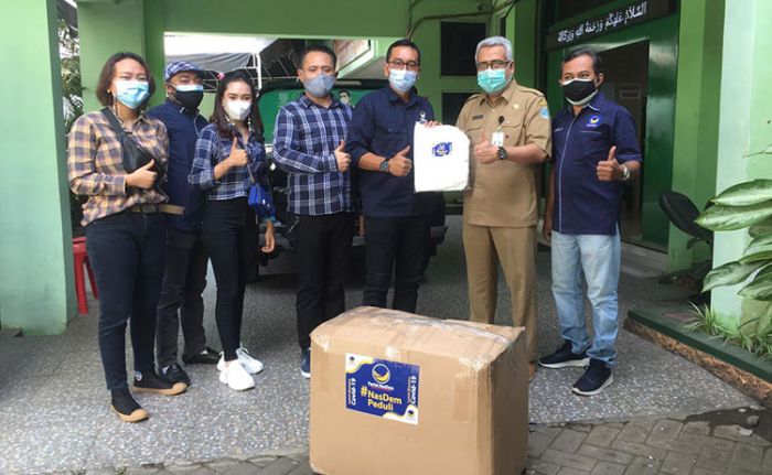 Peduli Nakes, NasDem Kota Probolinggo Sumbang Baju APD