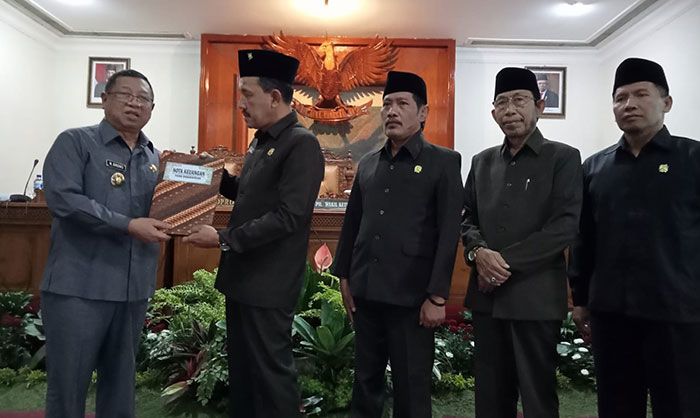 DPRD Tulungagung Gelar Sidang Paripurna Penyampaian Ranperda Perubahan APBD 2022 DPRD Tulungagung Gelar Sidang Paripurna Penyampaian Ranperda Perubahan APBD 2022