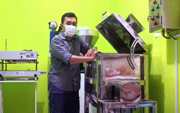 Curhat Pengusaha Cokelat Bubuk di Saat Pandemik Covid-19, Omzetnya Tinggal Rp 3 Juta per Bulan Curhat Pengusaha Cokelat Bubuk di Saat Pandemik Covid-19, Omzetnya Tinggal Rp 3 Juta per Bulan