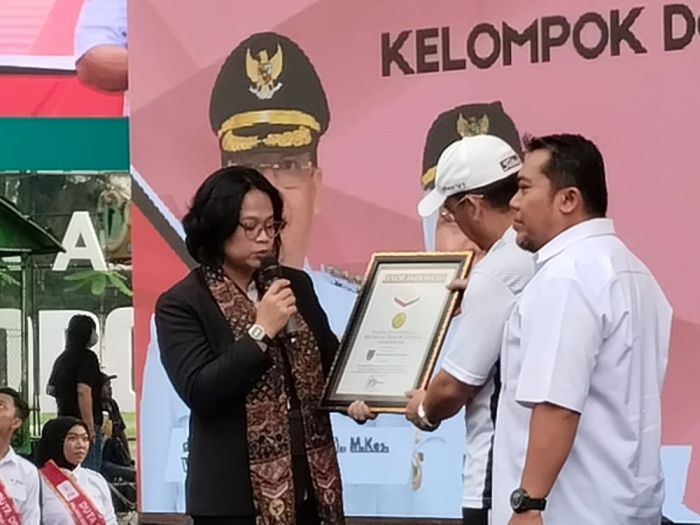Donor Darah Massal yang Digelar PMI Kota Probolinggo Catatkan Rekor MURI Donor Darah Massal yang Digelar PMI Kota Probolinggo Catatkan Rekor MURI