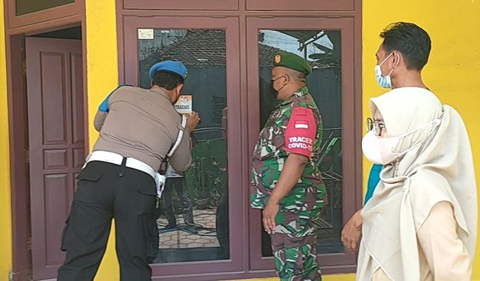 Babinsa Sidayu Gresik Lakukan Tracing kepada Warga yang Kontak Erat dengan Pasien Covid-19 Babinsa Sidayu Gresik Lakukan Tracing kepada Warga yang Kontak Erat dengan Pasien Covid-19