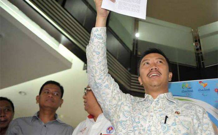Menpora Minta PSSI Akui Tujuh Klub Menpora Minta PSSI Akui Tujuh Klub