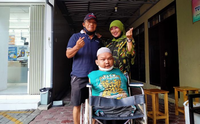 Apresiasi Semangat Penyandang Disabilitas, Mantan Ketua PKK Trenggalek Berikan Bantuan Modal Usaha Apresiasi Semangat Penyandang Disabilitas, Mantan Ketua PKK Trenggalek Berikan Bantuan Modal Usaha