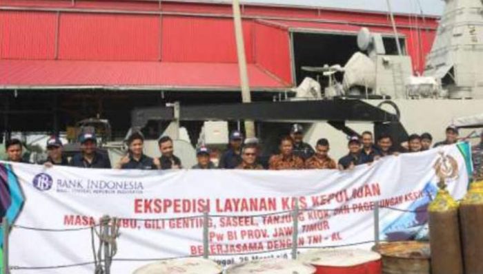 KRI Pandrong-801 Dukung Bank Indonesia Laksanakan Ekspedisi Layanan Kas Kepulauan KRI Pandrong-801 Dukung Bank Indonesia Laksanakan Ekspedisi Layanan Kas Kepulauan