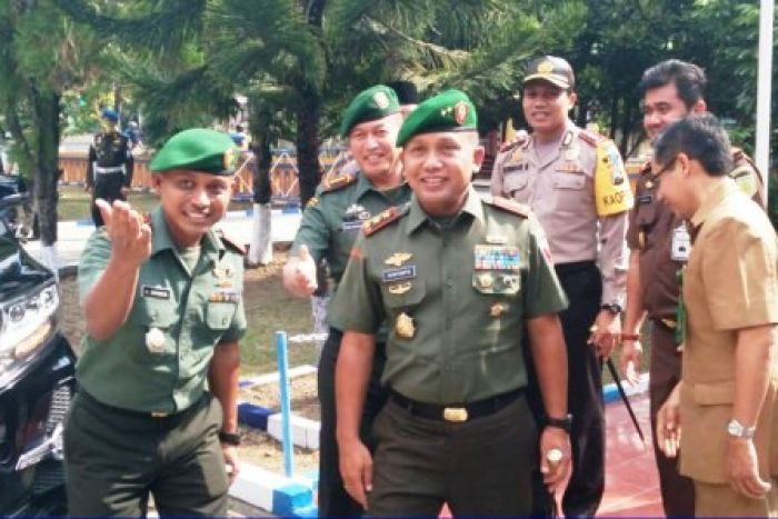 Pangdam V Brawijaya Saksikan Penyerahan Kunci Rumdis di Kodim 0805 Ngawi Pangdam V Brawijaya Saksikan Penyerahan Kunci Rumdis di Kodim 0805 Ngawi