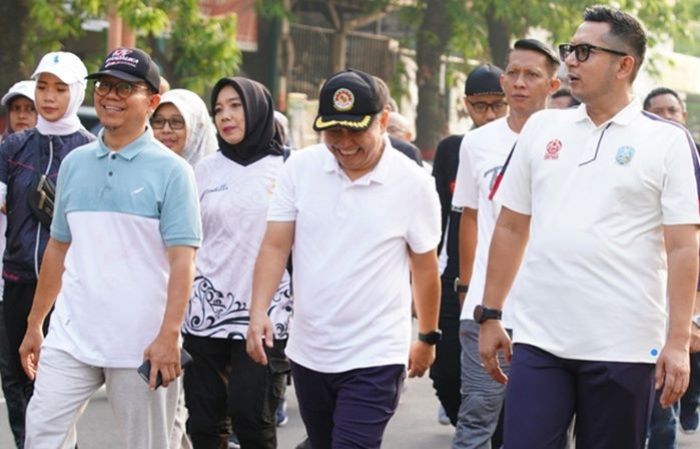 Refleksi Akhir Tahun, Guyub-Rukun, Pj Wali Kota Mojokerto Jalan Sehat Bersama Kepala OPD-Istri Refleksi Akhir Tahun, Guyub-Rukun, Pj Wali Kota Mojokerto Jalan Sehat Bersama Kepala OPD-Istri