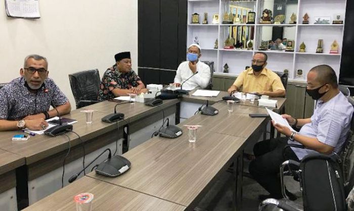 DPRD Gresik Minta Masyarakat Bantu Awasi Penggunaan Dana Penanganan COVID-19 Rp 298 M DPRD Gresik Minta Masyarakat Bantu Awasi Penggunaan Dana Penanganan COVID-19 Rp 298 M