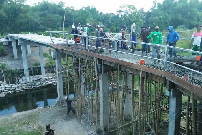 Dibangun Secara Swadaya, Jembatan Pucangsimo Segera Bisa Dilalui 