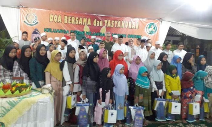 HUT ke-59, Kejari Gresik Gelar Doa Bersama dan Santuni Anak Yatim