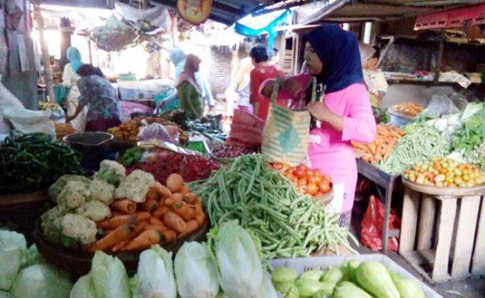 Harga Sayuran di Bojonegoro Stabil, Tapi Gula dan Minyak Goreng Naik