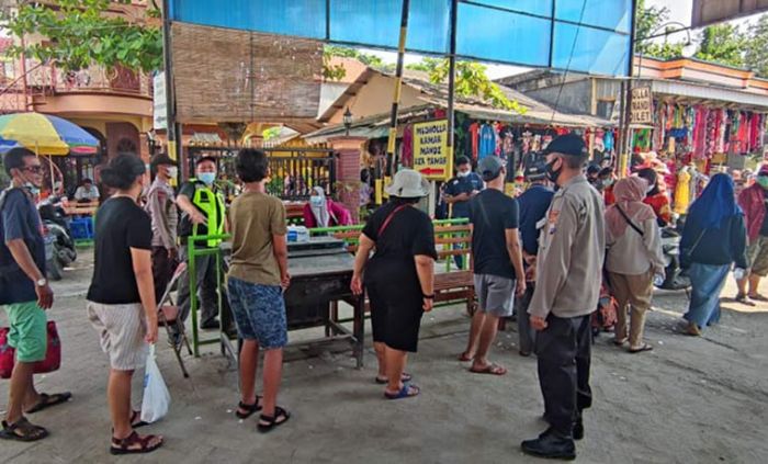 Polres Gresik Perketat Pengamanan Tempat Wisata Pasir Putih Pantai Delegan