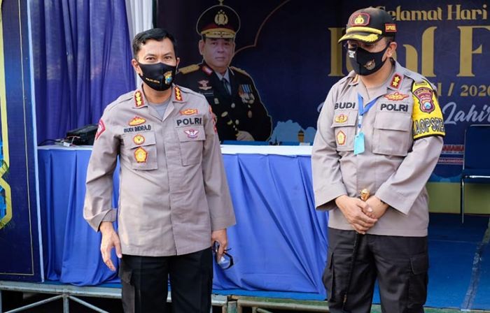 Pantau Pos Check Point, Dirlantas Jatim Instruksikan Petugas untuk Humanis Pantau Pos Check Point, Dirlantas Jatim Instruksikan Petugas untuk Humanis