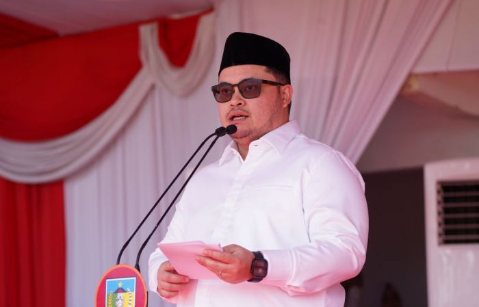 Ini Pesan Bupati Kediri saat Pimpin Apel Peringatan Hari Santri 2025 Ini Pesan Bupati Kediri saat Pimpin Apel Peringatan Hari Santri 2025