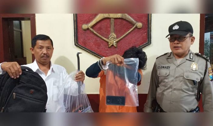 Maling Hp di Kamar Kos Tertangkap Basah Penghuninya Maling Hp di Kamar Kos Tertangkap Basah Penghuninya