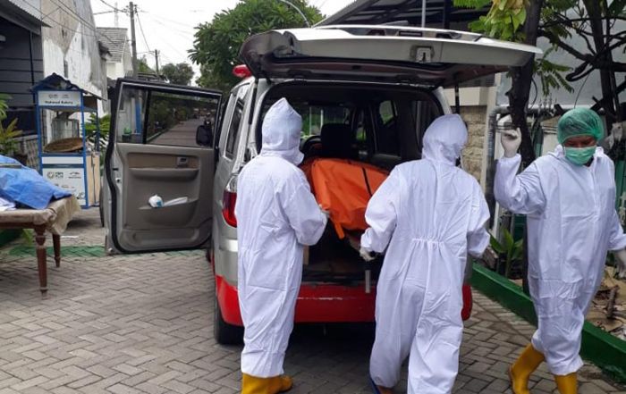 Kunjungi Mertua, Ternyata Ditemukan Meninggal sudah Tiga Hari Kunjungi Mertua, Ternyata Ditemukan Meninggal sudah Tiga Hari
