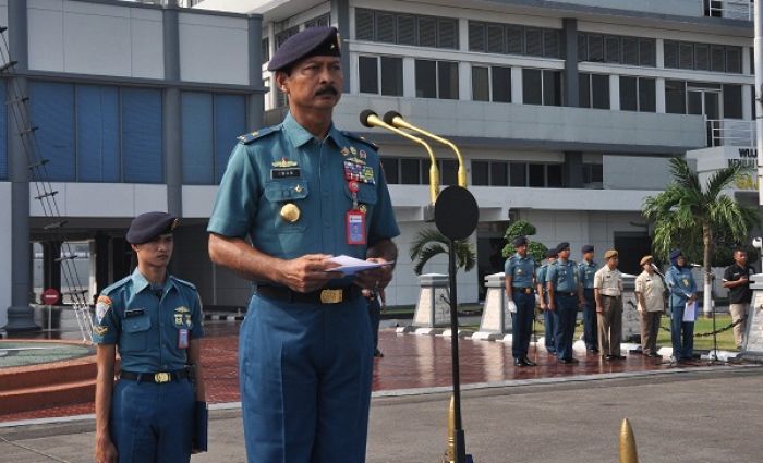 Kepala Staf Koarmada II Pimpin Upacara Bendera 17-an Kepala Staf Koarmada II Pimpin Upacara Bendera 17-an