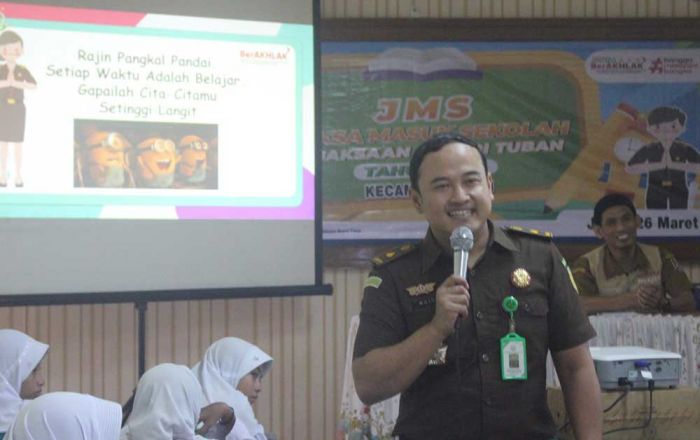 Beri Penyuluhan Hukum, Program Jaksa Masuk Sekolah Sasar Kecamatan Jenu Beri Penyuluhan Hukum, Program Jaksa Masuk Sekolah Sasar Kecamatan Jenu