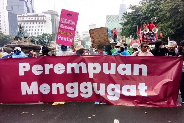 11 Tuntutan Aksi Perempuan Menggugat di Hari Perempuan Internasional 11 Tuntutan Aksi Perempuan Menggugat di Hari Perempuan Internasional