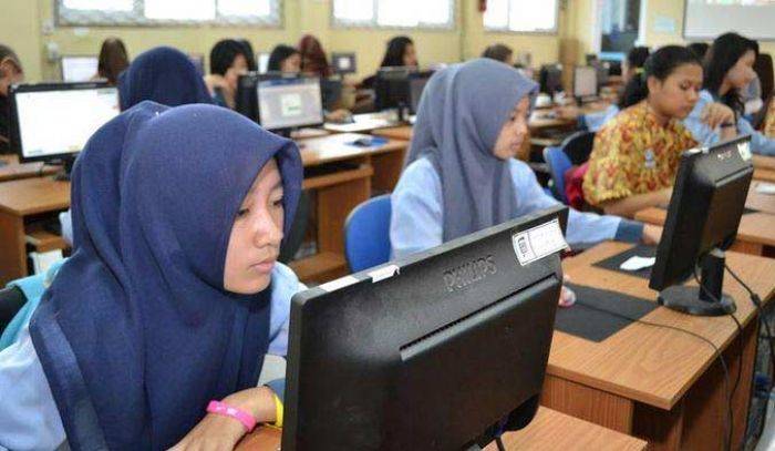 Ketua Dewan Pendidikan Jatim Nilai Pemerintah Tidak Siap Laksanakan UNBK Ketua Dewan Pendidikan Jatim Nilai Pemerintah Tidak Siap Laksanakan UNBK