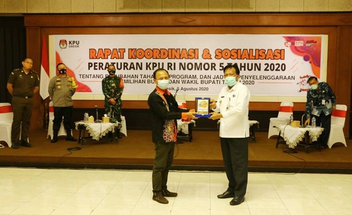 Bupati Sambari Minta APK Pilkada Tak Ditempel di Pohon dan Tembok