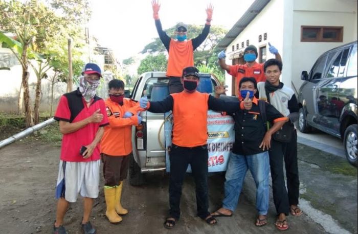 ​ARMI Lakukan Penyemprotan Disinfektan ke Rumah Warga dan Bagikan Hand Sanitizer