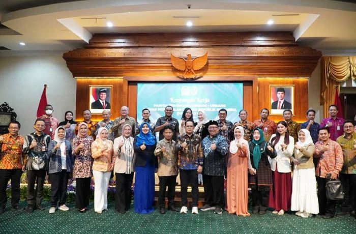 DPD RI Dukung Penuh Pembaruan Sistem Perundang-Undangan dengan Pendekatan Lebih Kolaboratif DPD RI Dukung Penuh Pembaruan Sistem Perundang-Undangan dengan Pendekatan Lebih Kolaboratif