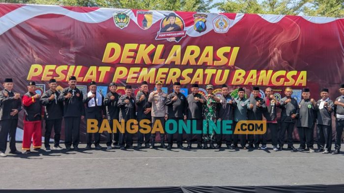 Beri Contoh Daerah Lain, Pemkab Madiun Gelar Deklarasi Pesilat Pemersatu Bangsa Beri Contoh Daerah Lain, Pemkab Madiun Gelar Deklarasi Pesilat Pemersatu Bangsa