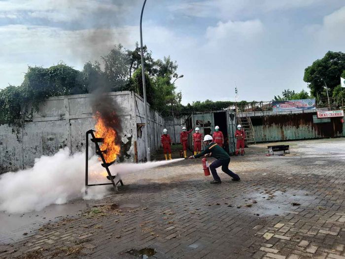 Peringati Bulan K3 Nasional, Tjiwi Kimia Gelar Lomba Pemadaman Kebakaran Peringati Bulan K3 Nasional, Tjiwi Kimia Gelar Lomba Pemadaman Kebakaran