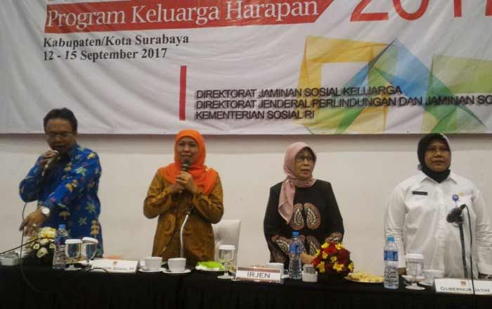 Siapkan Rp 6,4 Triliun, Mensos Beri Bantuan Kepada 2,7 Juta Penerima Bantuan Pangan Siapkan Rp 6,4 Triliun, Mensos Beri Bantuan Kepada 2,7 Juta Penerima Bantuan Pangan