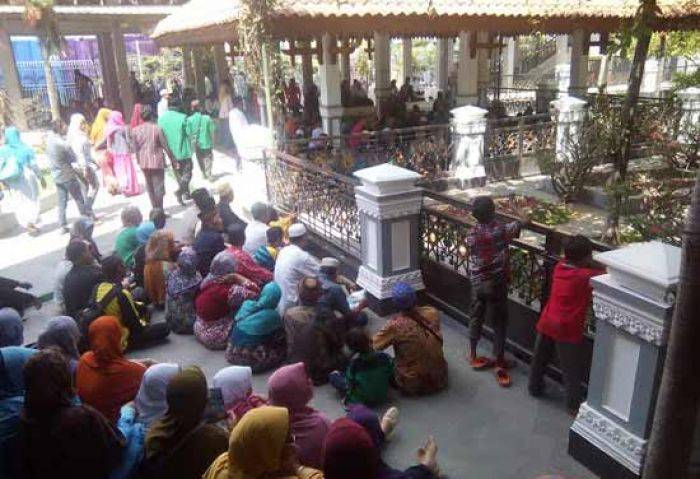 Lewat Mimpi, Gus Dur: Rumah Saya Rusak Parah