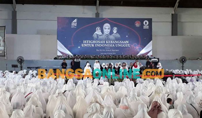 15 Ribu Muslimat Hadiri Istighosah Kebangsaan Bareng Istri Ganjar Pranowo di Jatim Expo 15 Ribu Muslimat Hadiri Istighosah Kebangsaan Bareng Istri Ganjar Pranowo di Jatim Expo